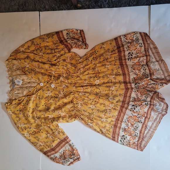 NWT Miss Sparling Shorts Romper, Yellow/gold color. Size Large - Picture 7 of 12